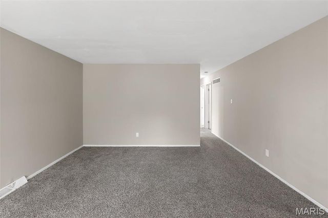 2587 Robley Drive, St Louis, MO 63136