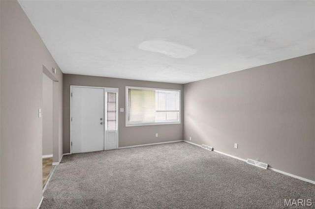 2587 Robley Drive, St Louis, MO 63136