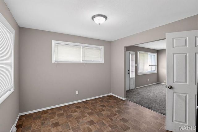 2587 Robley Drive, St Louis, MO 63136