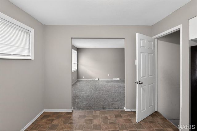 2587 Robley Drive, St Louis, MO 63136