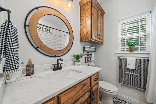 136 N Bronco Court, Springtown, TX 76082