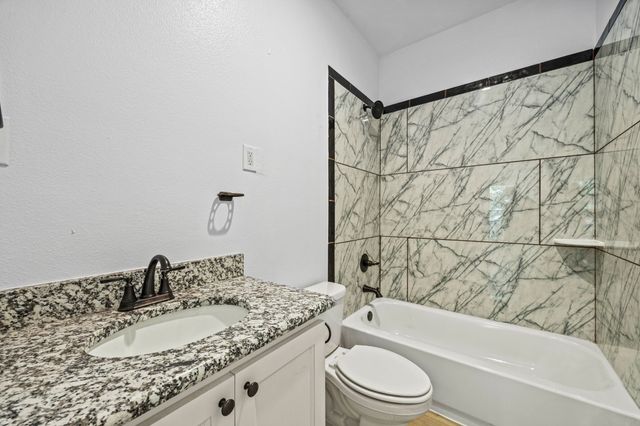 136 N Bronco Court, Springtown, TX 76082
