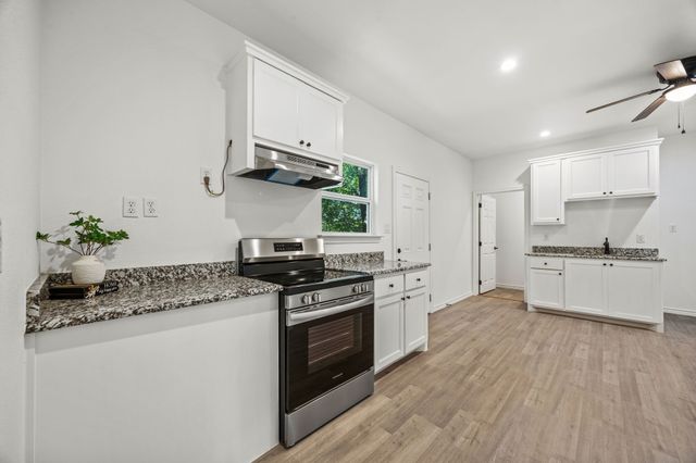 136 N Bronco Court, Springtown, TX 76082