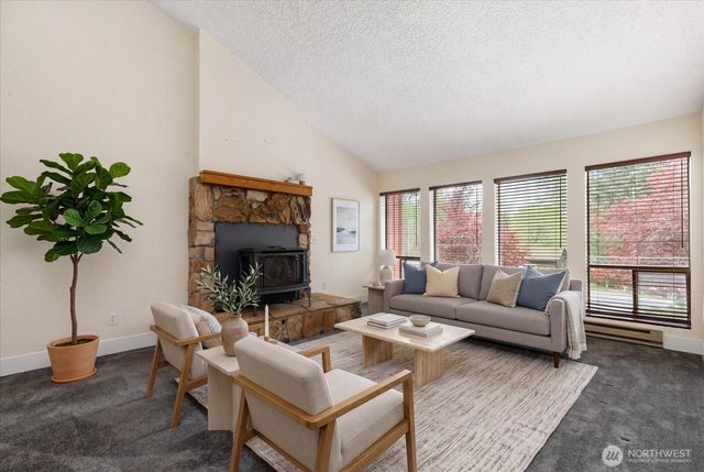 2190 Norcliffe Way, Oak Harbor, WA 98277