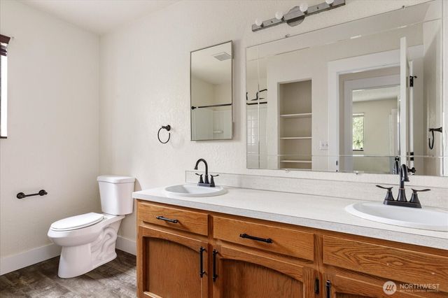2190 Norcliffe Way, Oak Harbor, WA 98277
