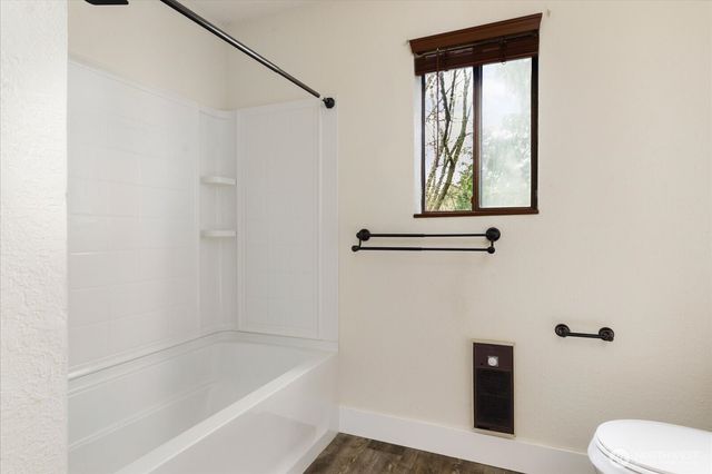 2190 Norcliffe Way, Oak Harbor, WA 98277