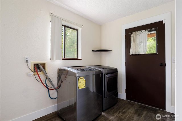 2190 Norcliffe Way, Oak Harbor, WA 98277