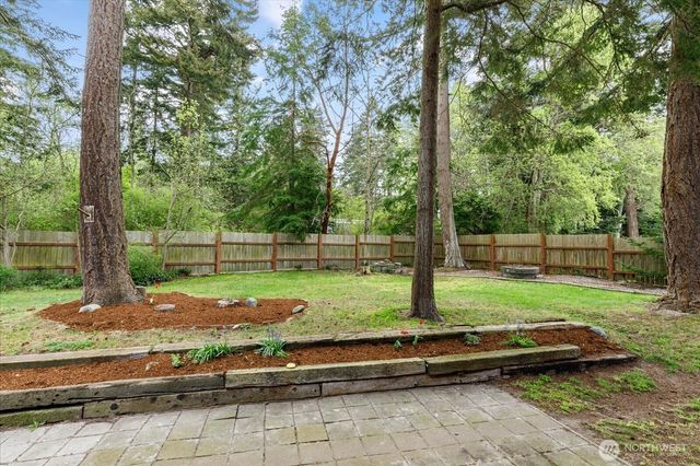 2190 Norcliffe Way, Oak Harbor, WA 98277