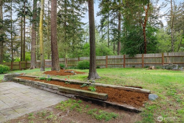 2190 Norcliffe Way, Oak Harbor, WA 98277
