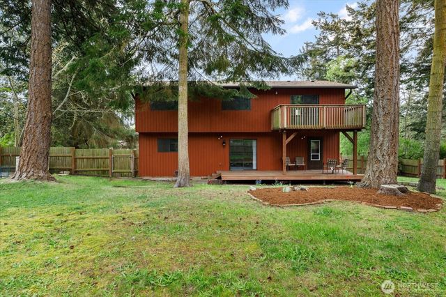 2190 Norcliffe Way, Oak Harbor, WA 98277