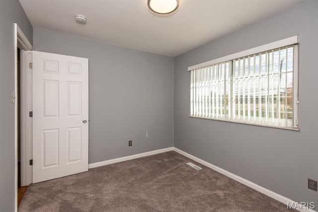 2341 McKelvey Road, St Louis, MO 63043