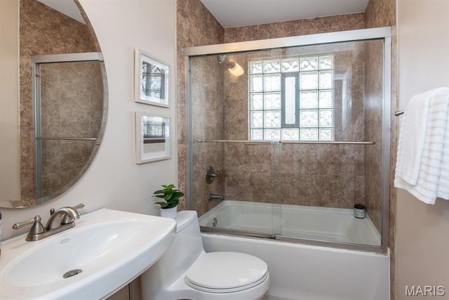 2341 McKelvey Road, St Louis, MO 63043