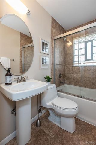 2341 McKelvey Road, St Louis, MO 63043