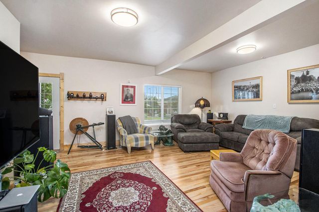 115 N Gremps Street, Paw Paw, MI 49079