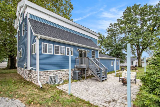115 N Gremps Street, Paw Paw, MI 49079