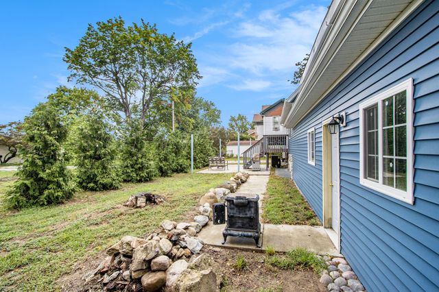 115 N Gremps Street, Paw Paw, MI 49079