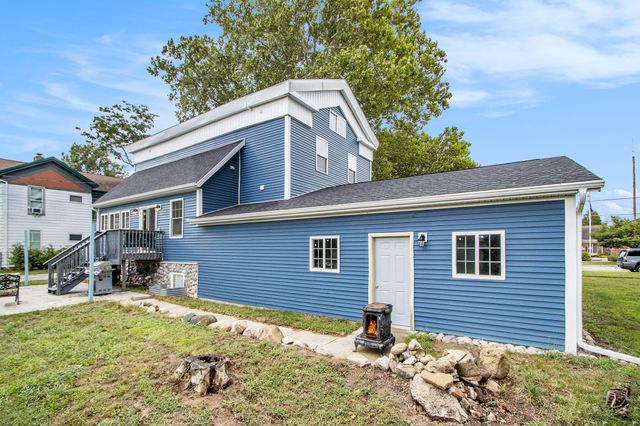 115 N Gremps Street, Paw Paw, MI 49079