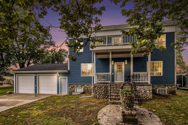 115 N Gremps Street, Paw Paw, MI 49079