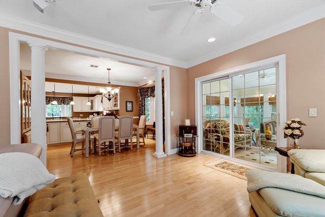99 Main St 10, Westford, MA 01886