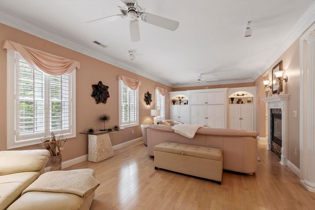 99 Main St 10, Westford, MA 01886