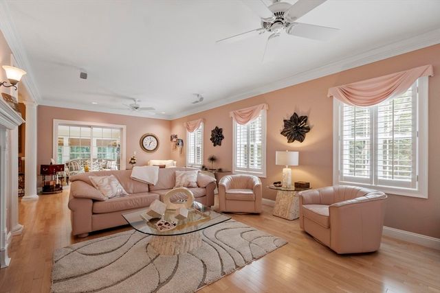 99 Main St 10, Westford, MA 01886