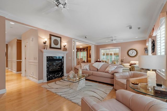 99 Main St 10, Westford, MA 01886