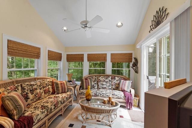 99 Main St 10, Westford, MA 01886