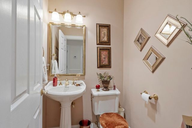 99 Main St 10, Westford, MA 01886