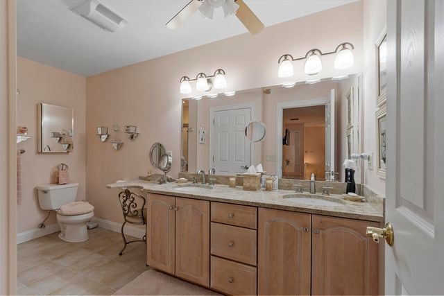 99 Main St 10, Westford, MA 01886