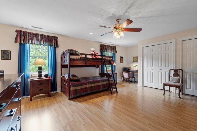 99 Main St 10, Westford, MA 01886