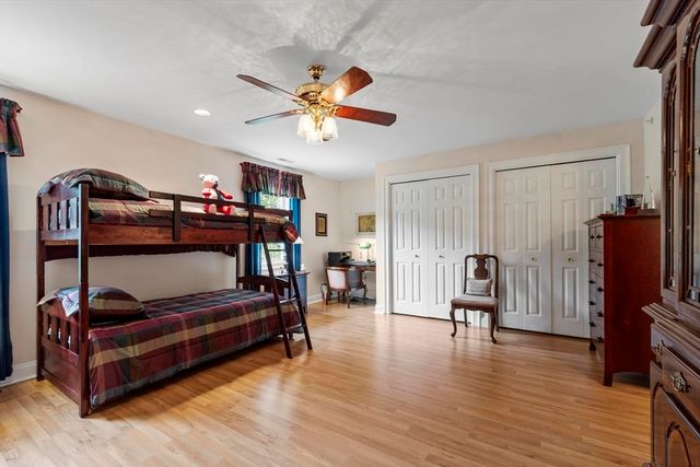 99 Main St 10, Westford, MA 01886