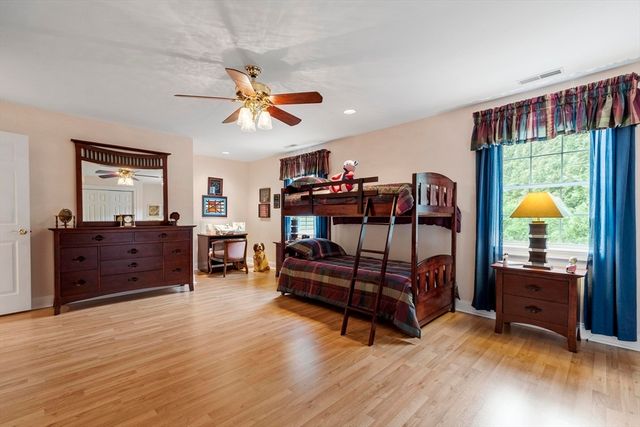 99 Main St 10, Westford, MA 01886