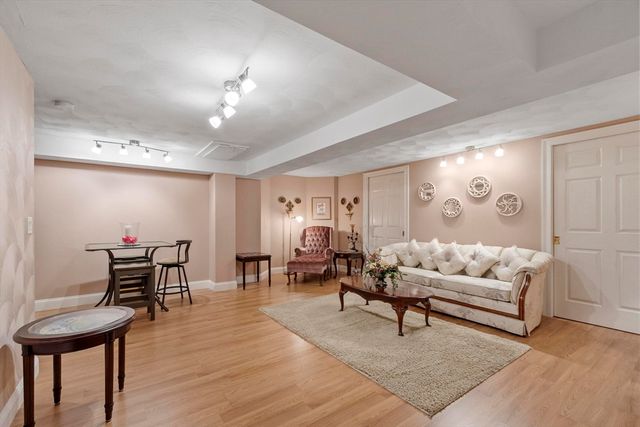 99 Main St 10, Westford, MA 01886