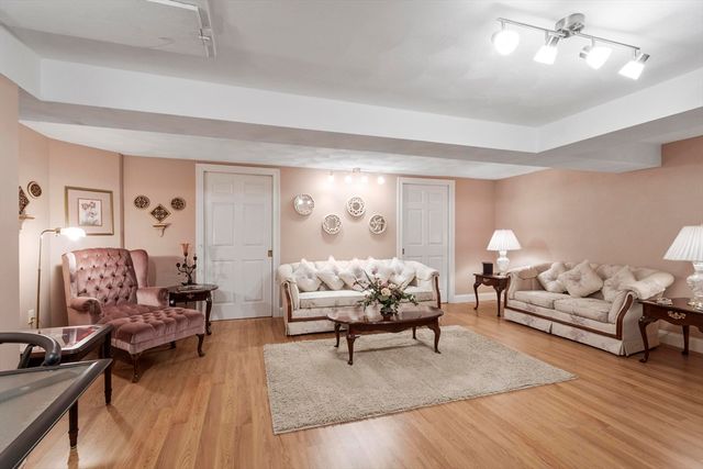 99 Main St 10, Westford, MA 01886