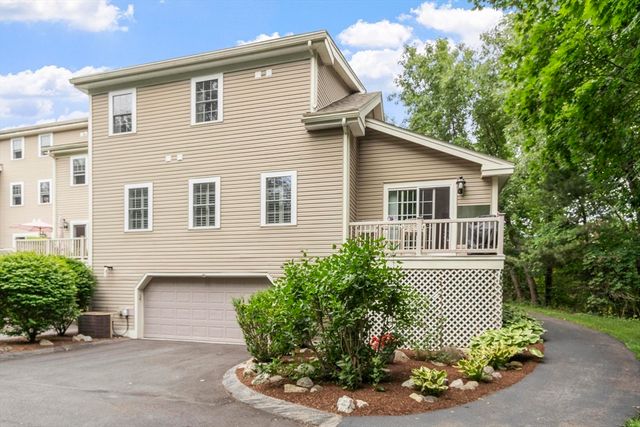99 Main St 10, Westford, MA 01886