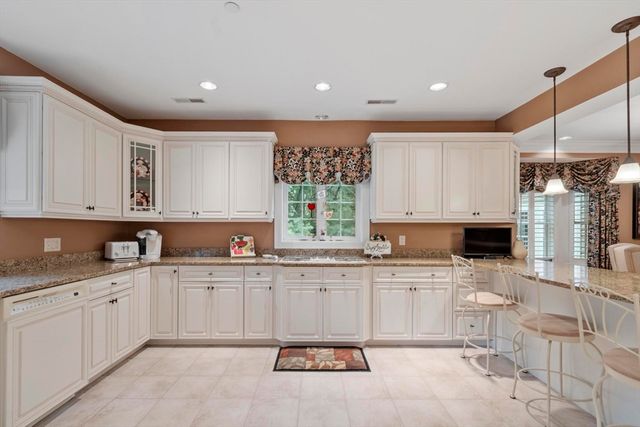 99 Main St 10, Westford, MA 01886