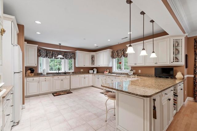 99 Main St 10, Westford, MA 01886