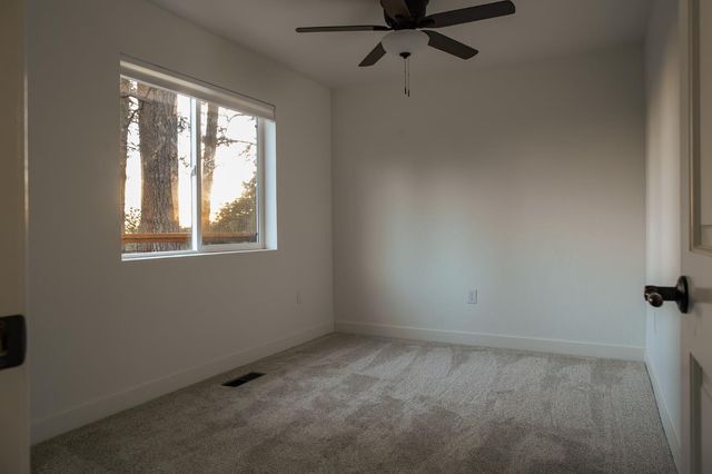 18250 Toyon Rd, Pine Grove, CA 95665