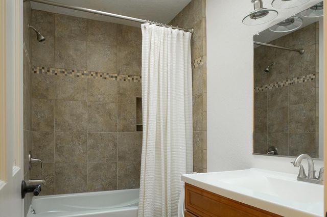 18250 Toyon Rd, Pine Grove, CA 95665