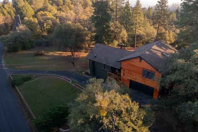 18250 Toyon Rd, Pine Grove, CA 95665