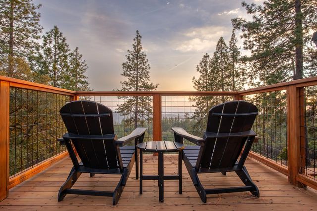 18250 Toyon Rd, Pine Grove, CA 95665