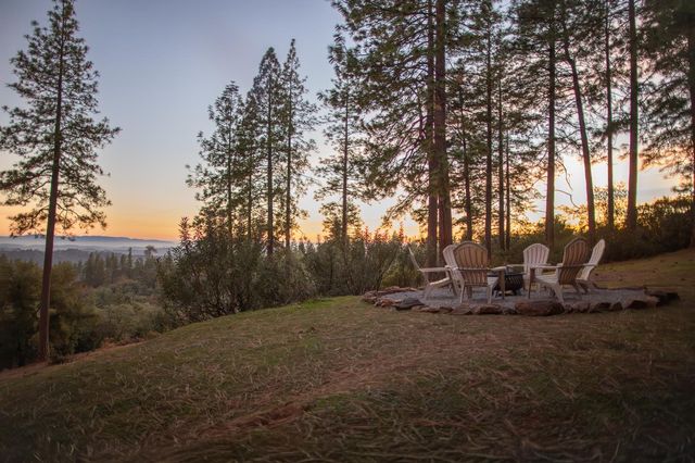 18250 Toyon Rd, Pine Grove, CA 95665