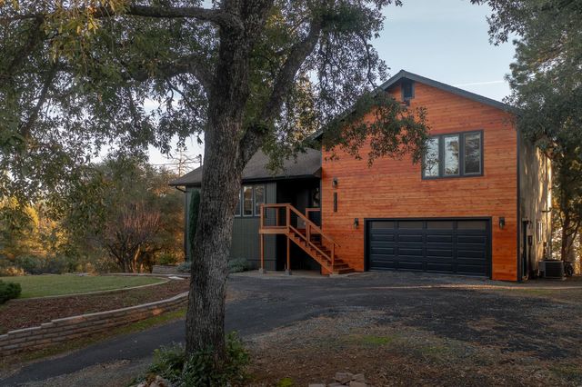 18250 Toyon Rd, Pine Grove, CA 95665