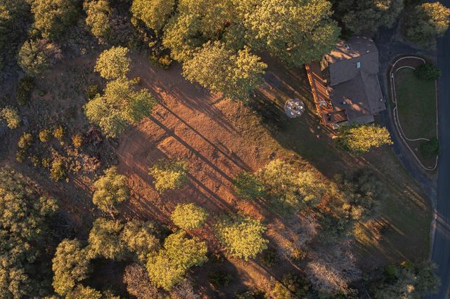 18250 Toyon Rd, Pine Grove, CA 95665