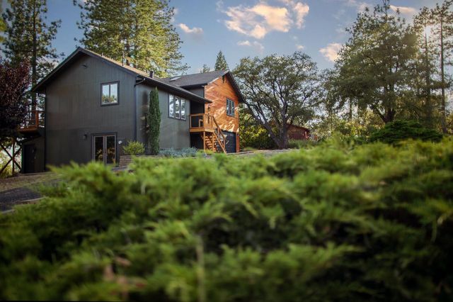 18250 Toyon Rd, Pine Grove, CA 95665