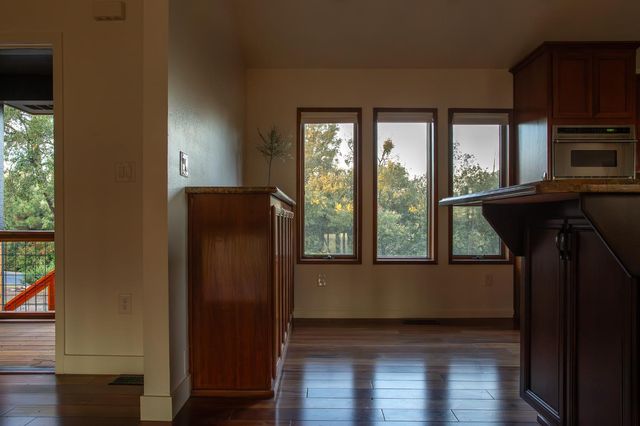 18250 Toyon Rd, Pine Grove, CA 95665