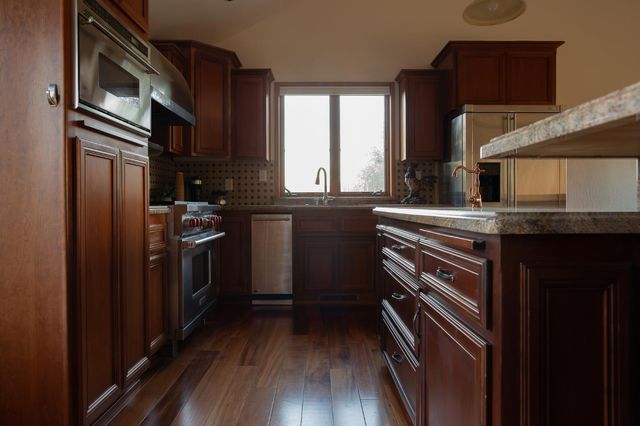 18250 Toyon Rd, Pine Grove, CA 95665