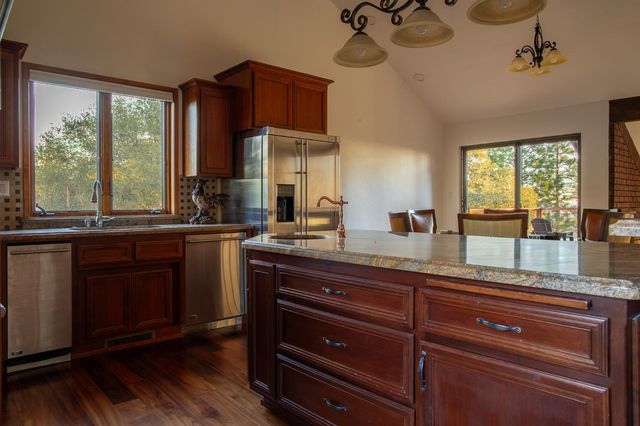 18250 Toyon Rd, Pine Grove, CA 95665