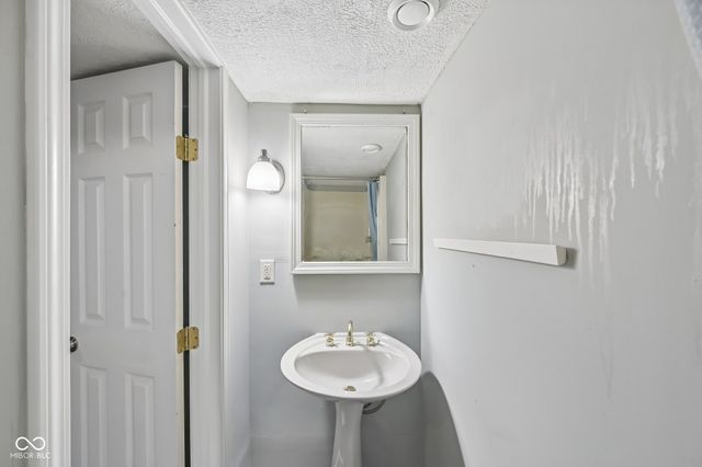 15108 Countfleet Court, Carmel, IN 46032