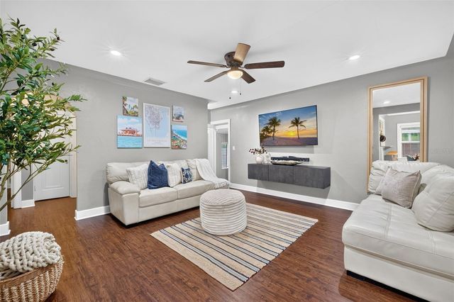 920 29TH STREET N, St Petersburg, FL 33713